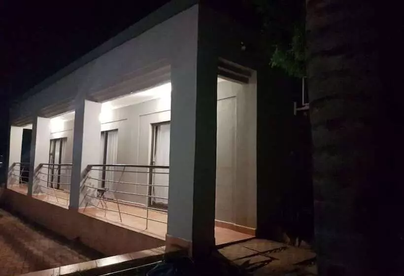 ペンション Izinga Guest House