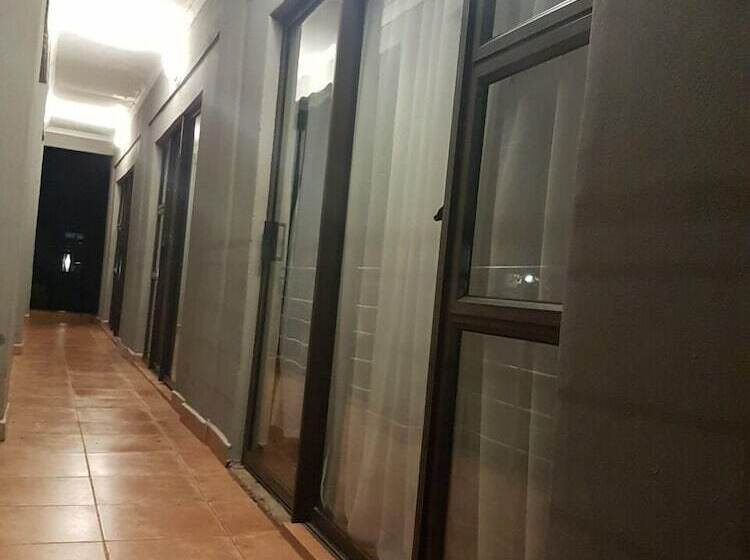 펜션 Izinga Guest House