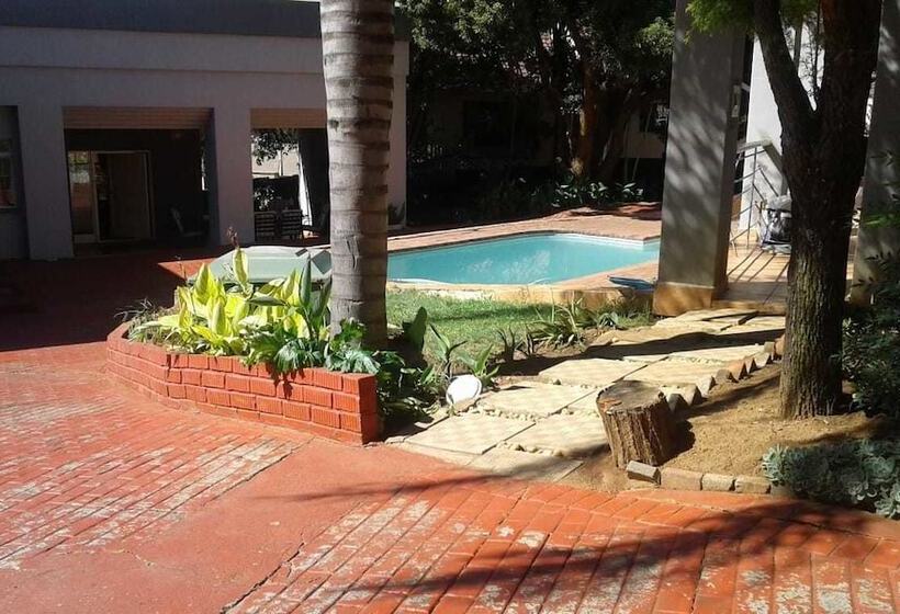 펜션 Izinga Guest House