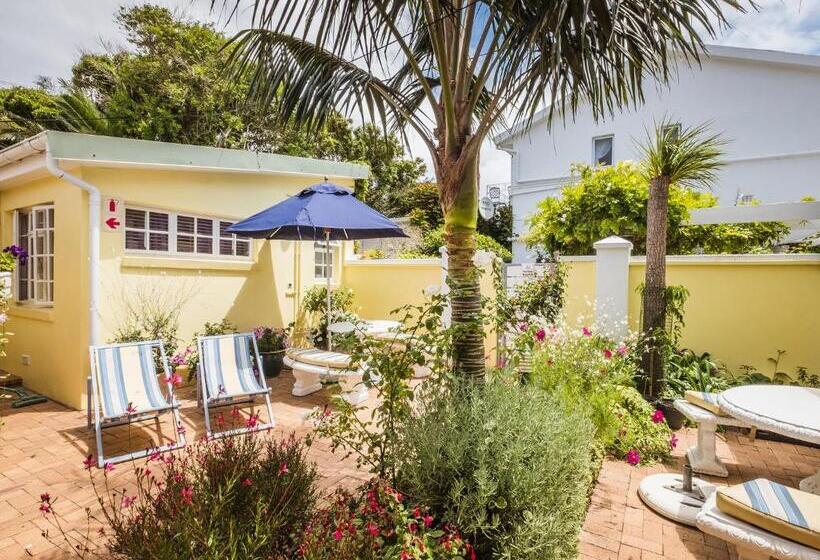 פנסיון On The Bay