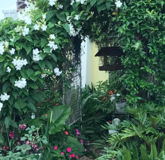 פנסיון On The Bay