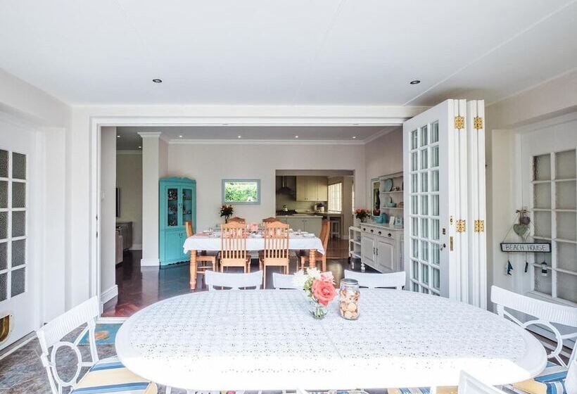 פנסיון On The Bay