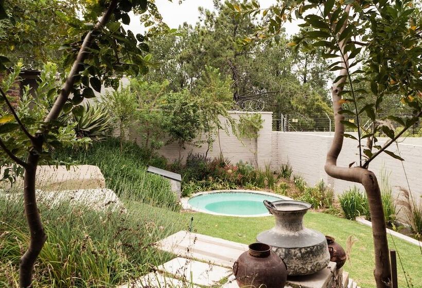 膳宿费 Veranda House