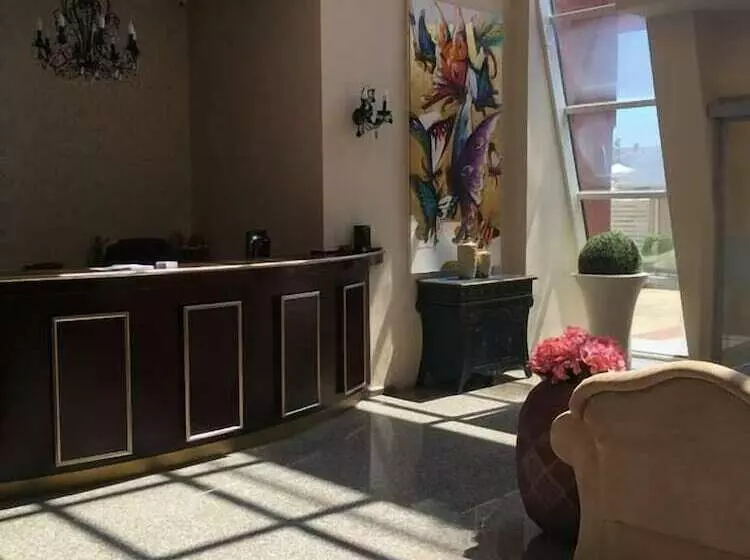 Red Hotel   Lozenetz