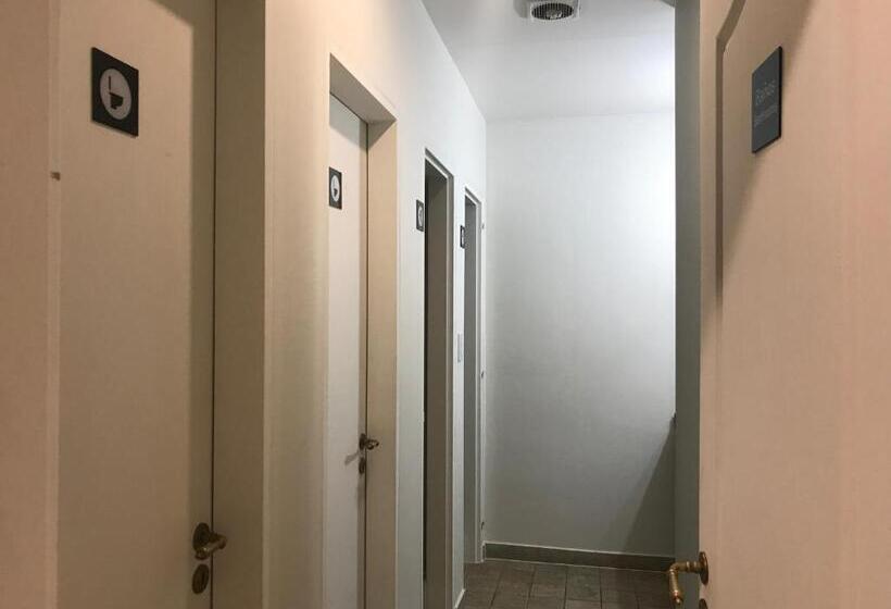 هاستل Folk Suites