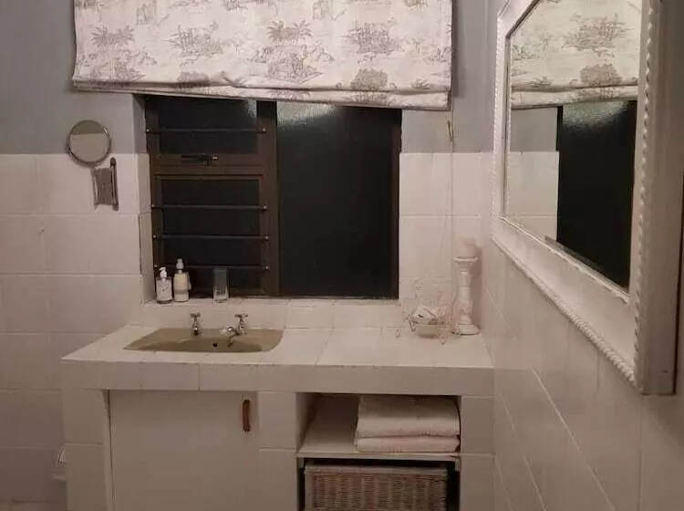 Aamiaismajoitus (B&B) Umuzi Guest House