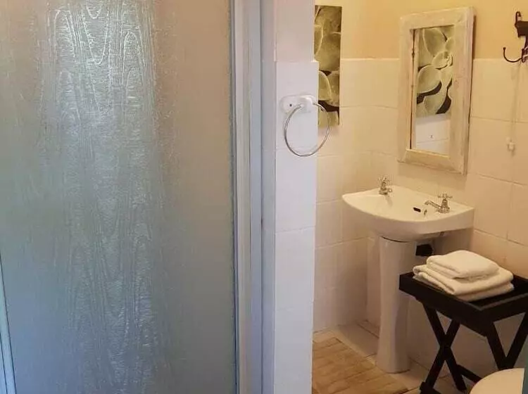 Aamiaismajoitus (B&B) Umuzi Guest House