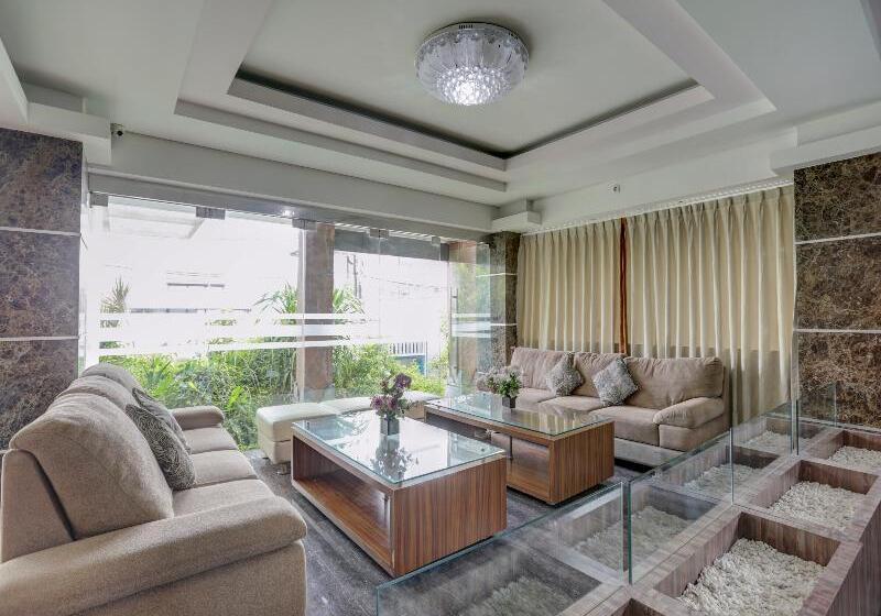 Collection O 499 Princess Keisha Hotel & Convention Center