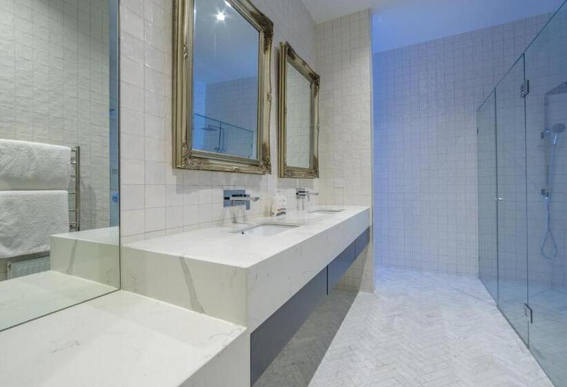 Hepburn Springs Escape