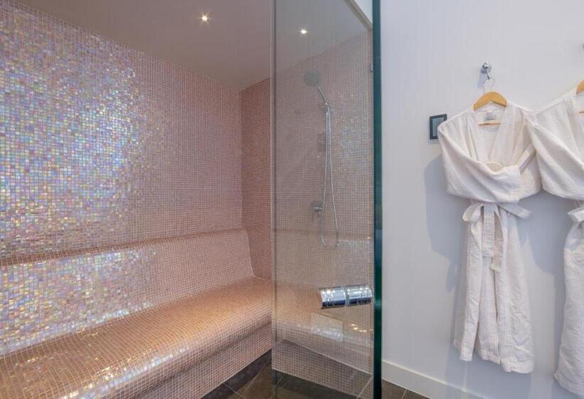 Hepburn Springs Escape