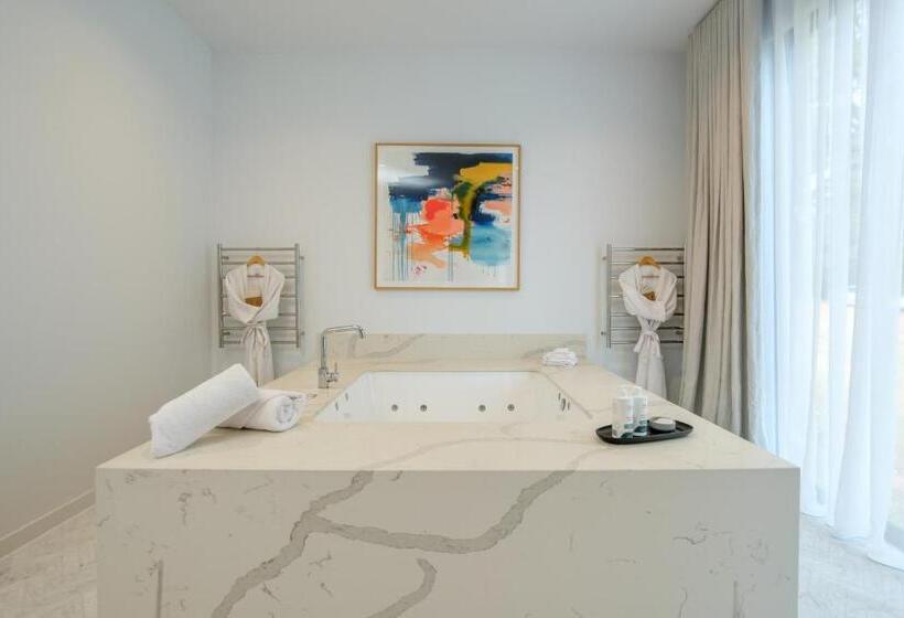 Hepburn Springs Escape