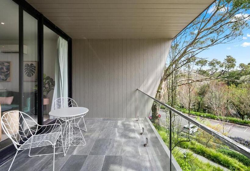 Hepburn Springs Escape