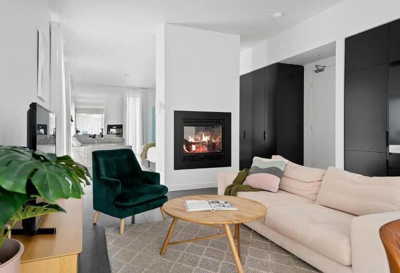 Hepburn Springs Escape