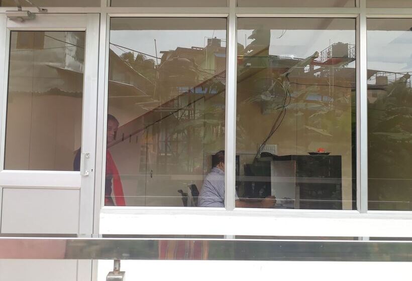 هتل Coral Inn  Hci