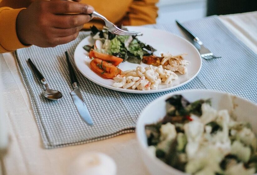 هتل Coral Inn  Hci