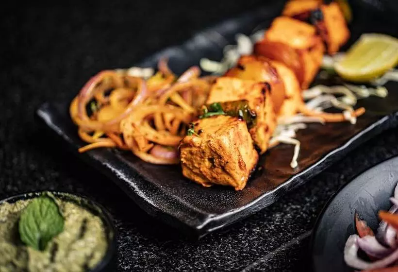 هتل Ginger Surat City Centre