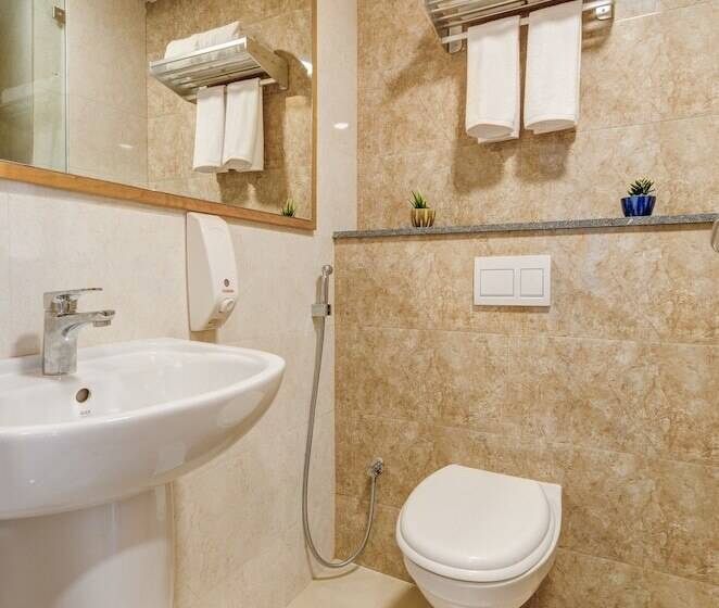 בית מלון כפרי Ginger Surat City Centre