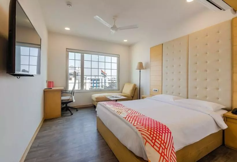 هتل Ginger Surat City Centre