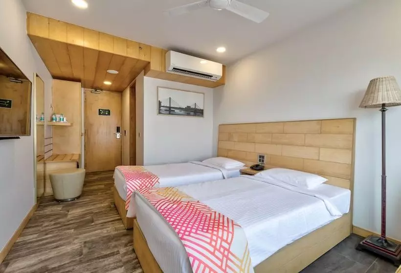 هتل Ginger Surat City Centre