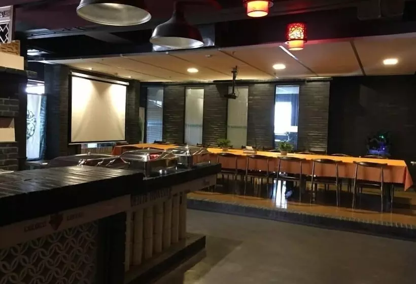 ホテル Greentree Inn Xi An Xincheng District Raily Station Wukou Metro Station
