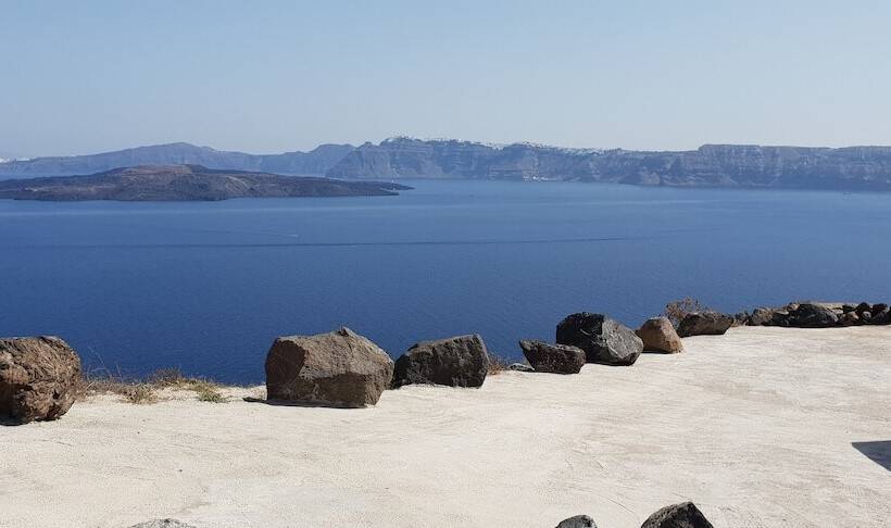 هتل Melidonia Suites