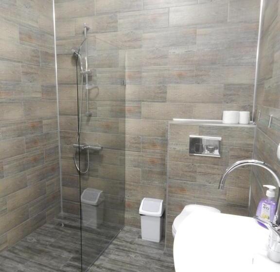 פנסיון Red House