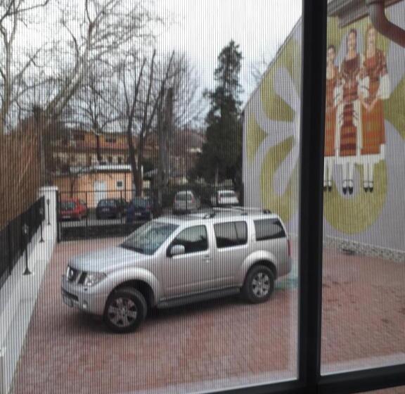 פנסיון Red House