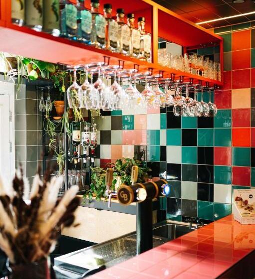 The Green Elephant Hostel & Spa