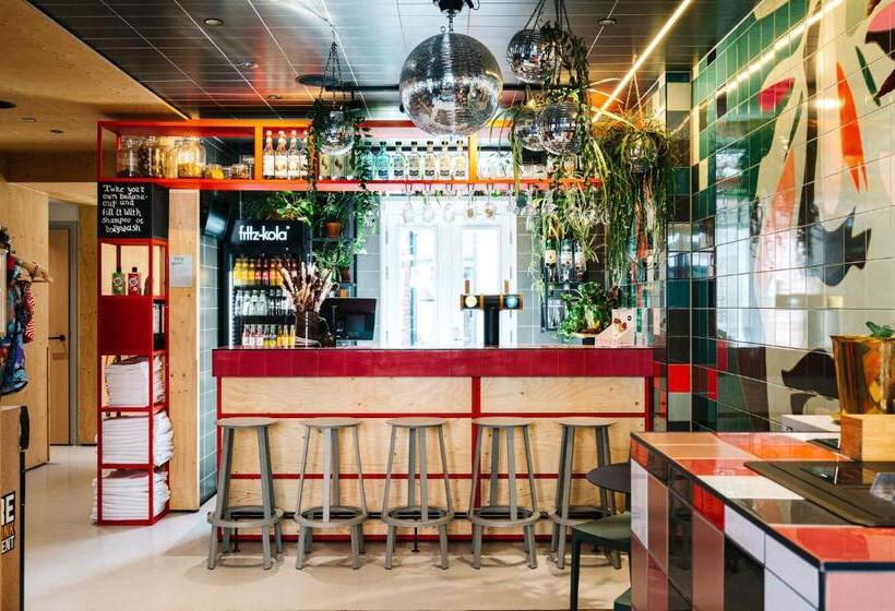 The Green Elephant Hostel & Spa