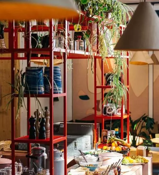 The Green Elephant Hostel & Spa