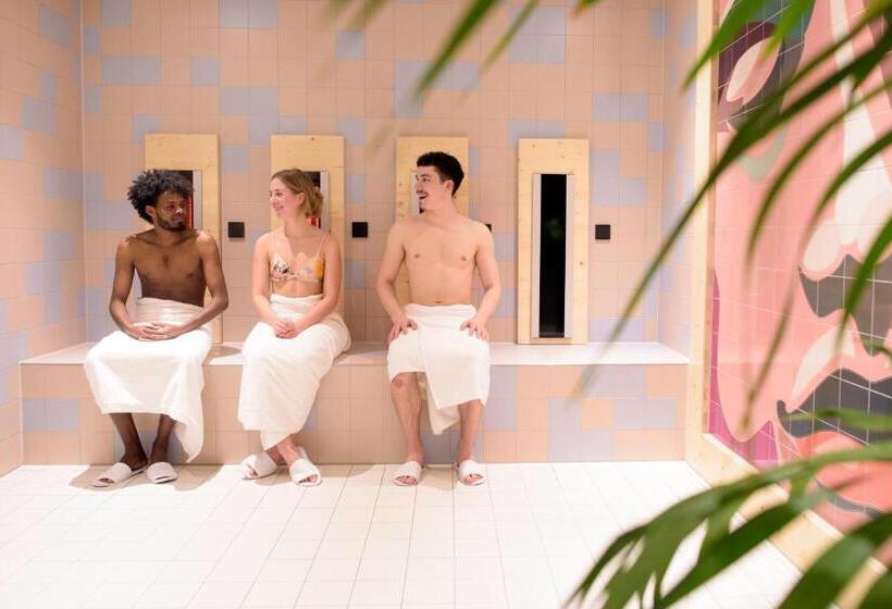 The Green Elephant Hostel & Spa