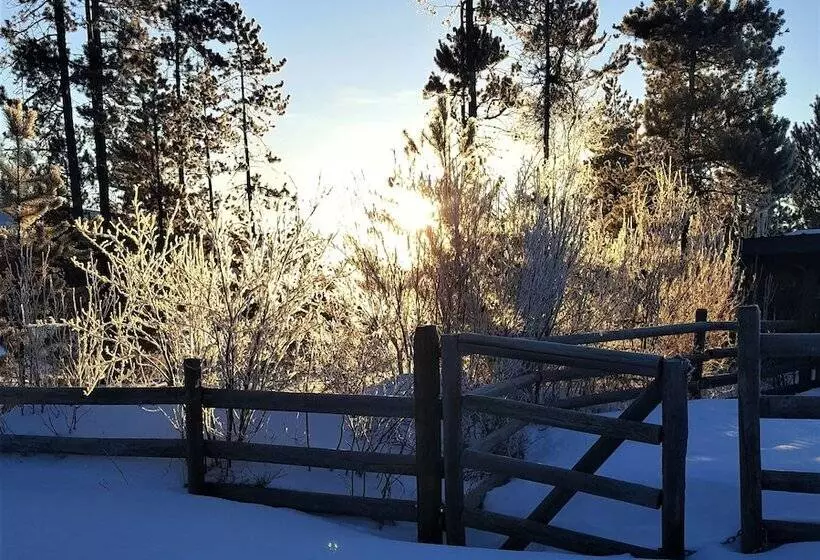 Woodhouse Cottages And Ranch