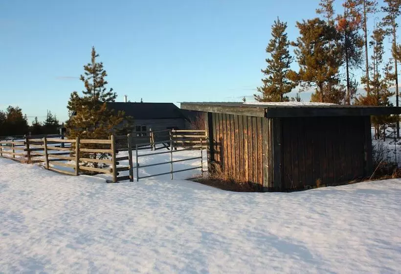 Woodhouse Cottages And Ranch