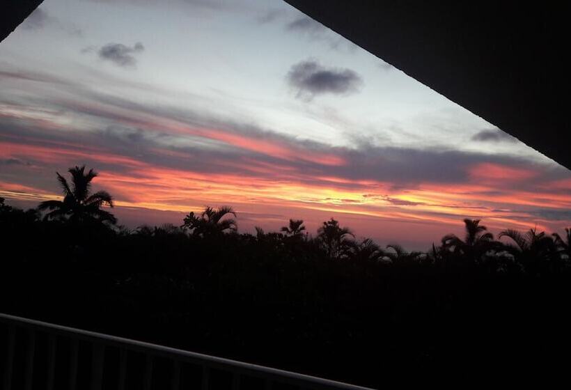 تختخواب و صبحانه La Kaz A Dom 974