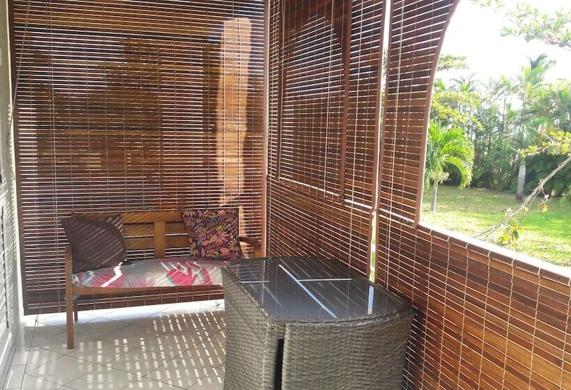 تختخواب و صبحانه La Kaz A Dom 974