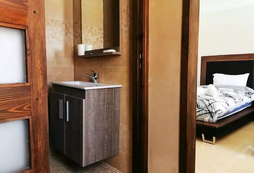 هتل Amwaj