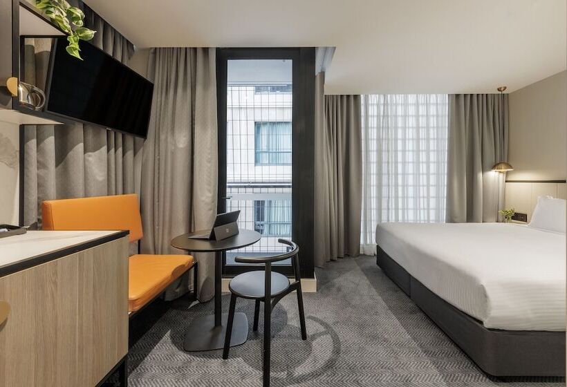 Brady Hotels Jones Lane