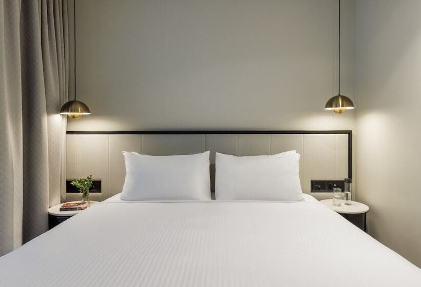 Brady Hotels Jones Lane