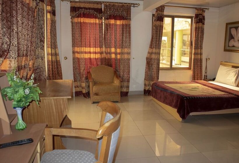 هتل Crown Liberty