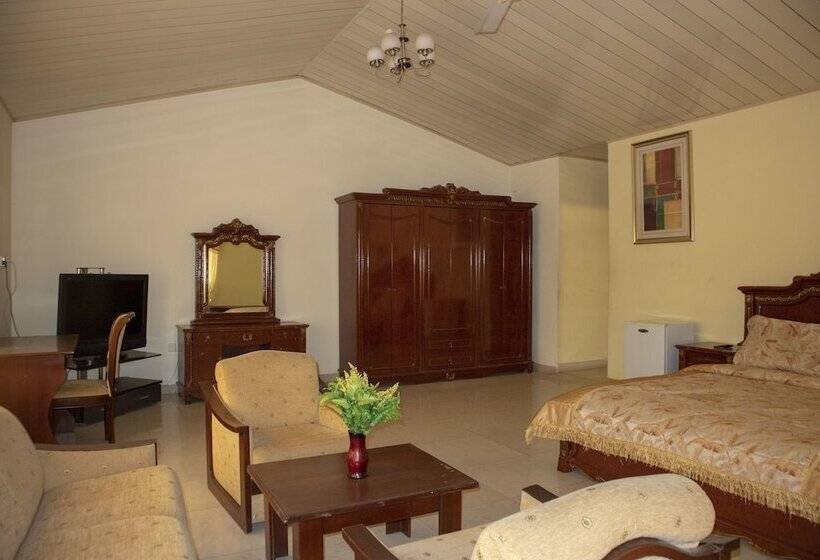 هتل Crown Liberty