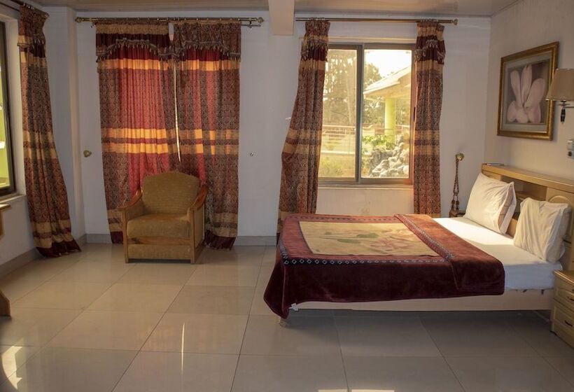 هتل Crown Liberty