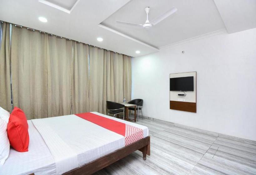 Flagship Hotel Mm Crown