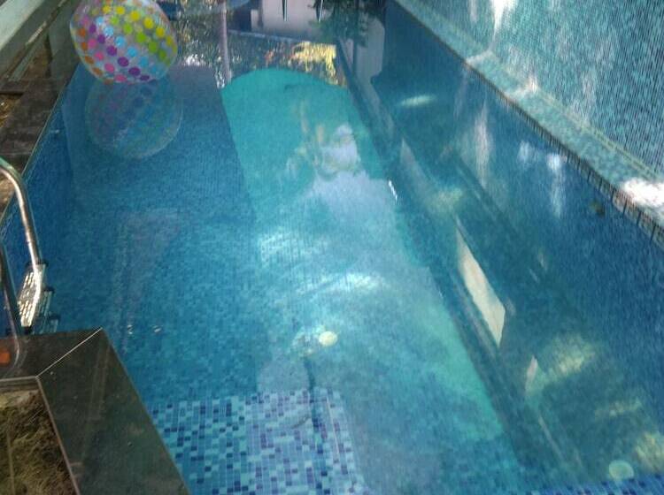 בית מלון כפרי Karon Premium