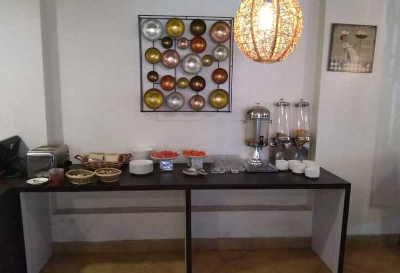 בית מלון כפרי Karon Premium