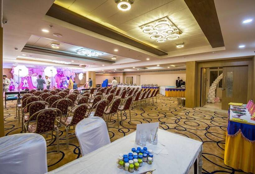 בית מלון כפרי Karunya Residency