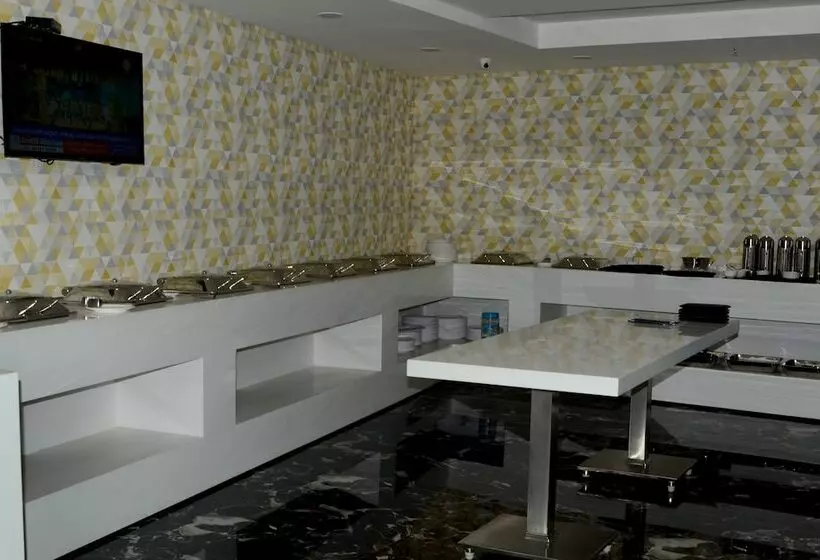 ホテル Karunya Residency