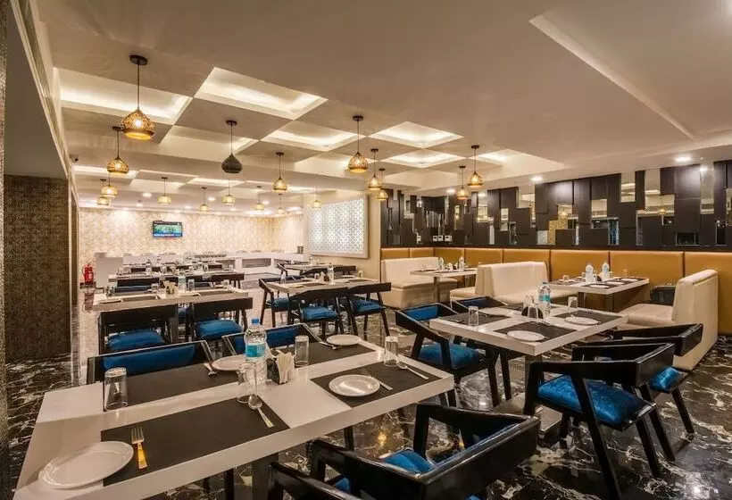 ホテル Karunya Residency