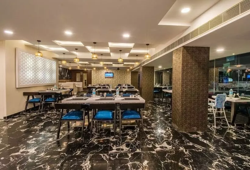ホテル Karunya Residency