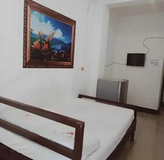 هتل Wjv Inn Marigondon