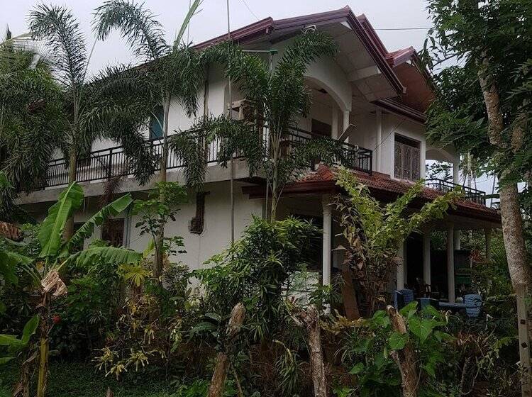 Pensió Amada Lake View Homestay